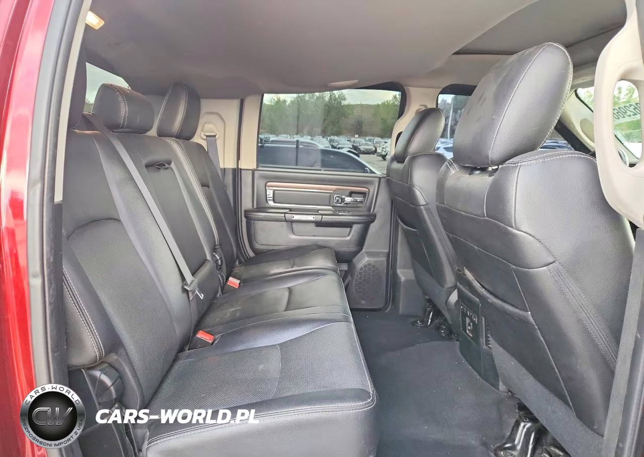 2016 Ram 2500 Laramie VIN:3C6UR5NL8GG379981 - 10