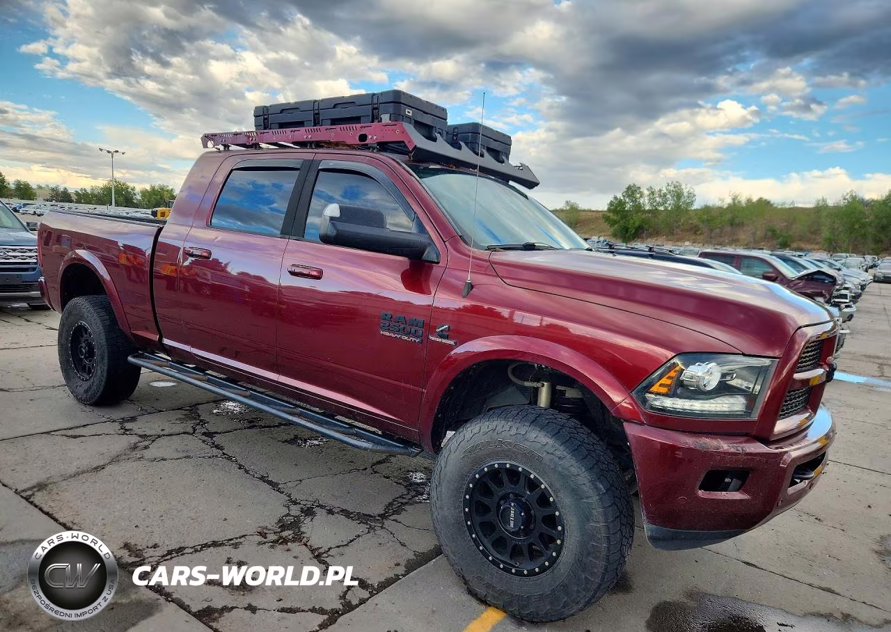 2016 Ram 2500 Laramie VIN:3C6UR5NL8GG379981 - 4