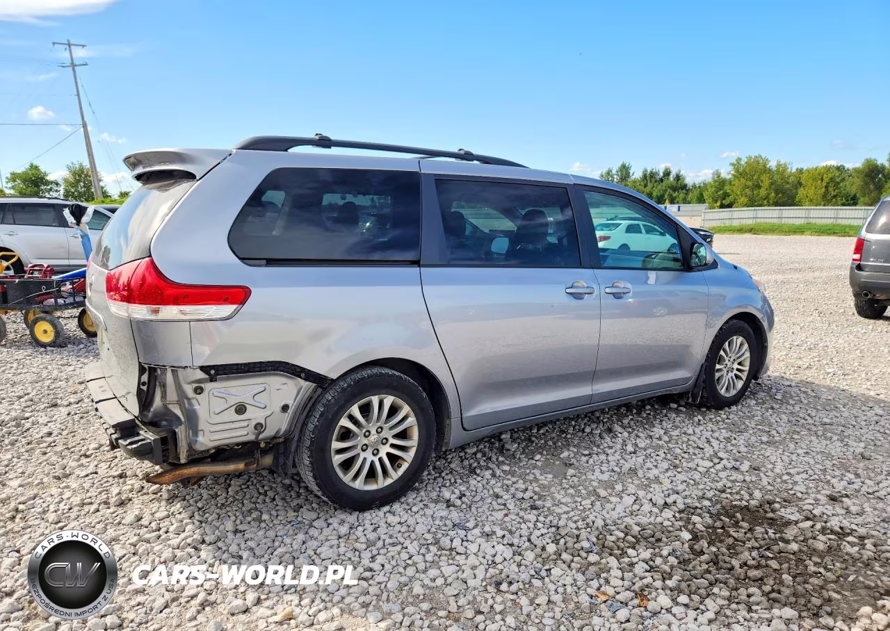 2011 Toyota Sienna Xle 8-Passenger VIN:5TDYK3DC5BS165898 - 3