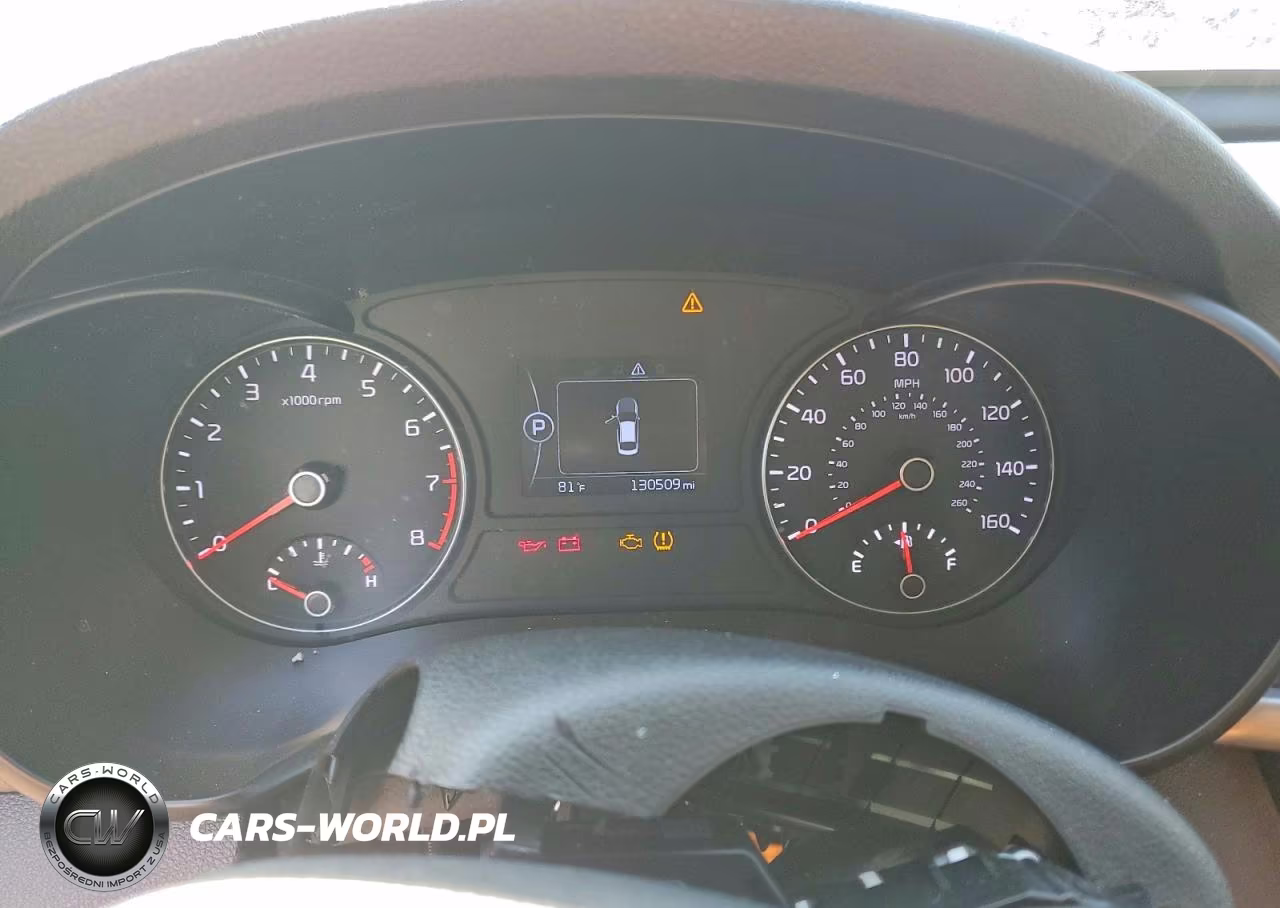 2018 Kia Optima S VIN:5XXGT4L30JG247621 - 9