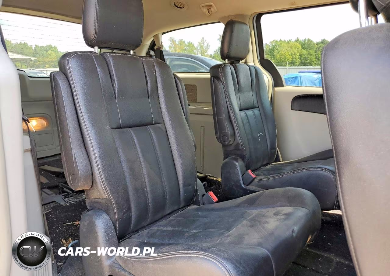 2013 Chrysler Town & Country Touring VIN:2C4RC1BG6DR774361 - 11