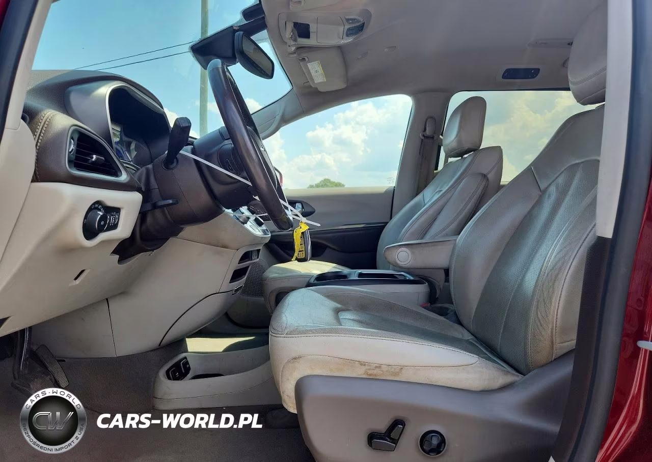 2021 Chrysler Pacifica Hybrid Touring L VIN:2C4RC1L73MR599680 - 7