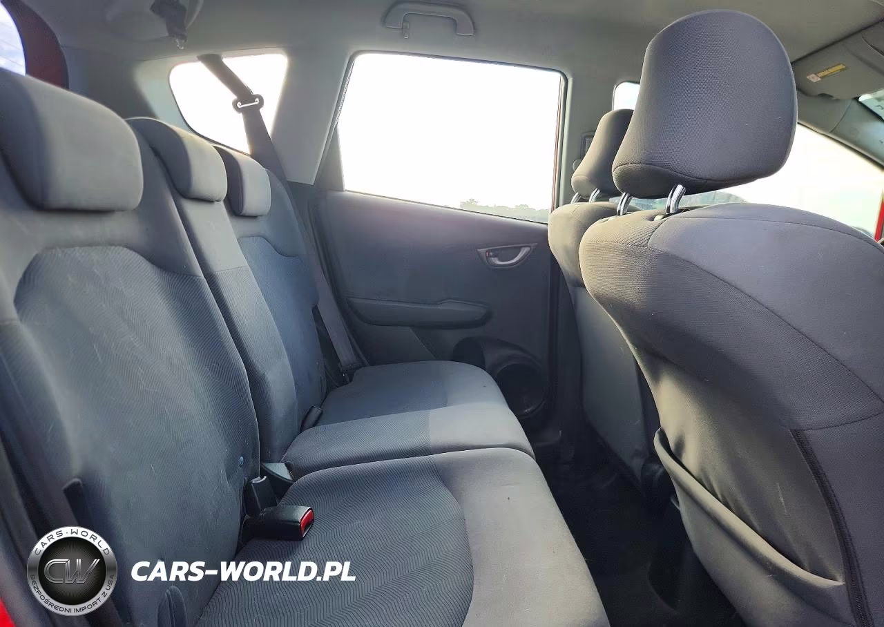 2010 Honda Fit VIN:JHMGE8G29AC040209 - 10