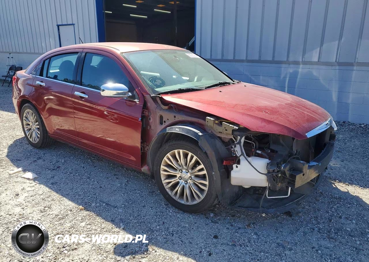 2013 Chrysler 200 Limited VIN:1C3CCBCG8DN650250 - 4