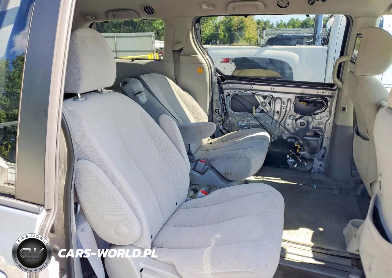 2012 Toyota Sienna Le VIN:5TDKK3DC3CS233722 - 11