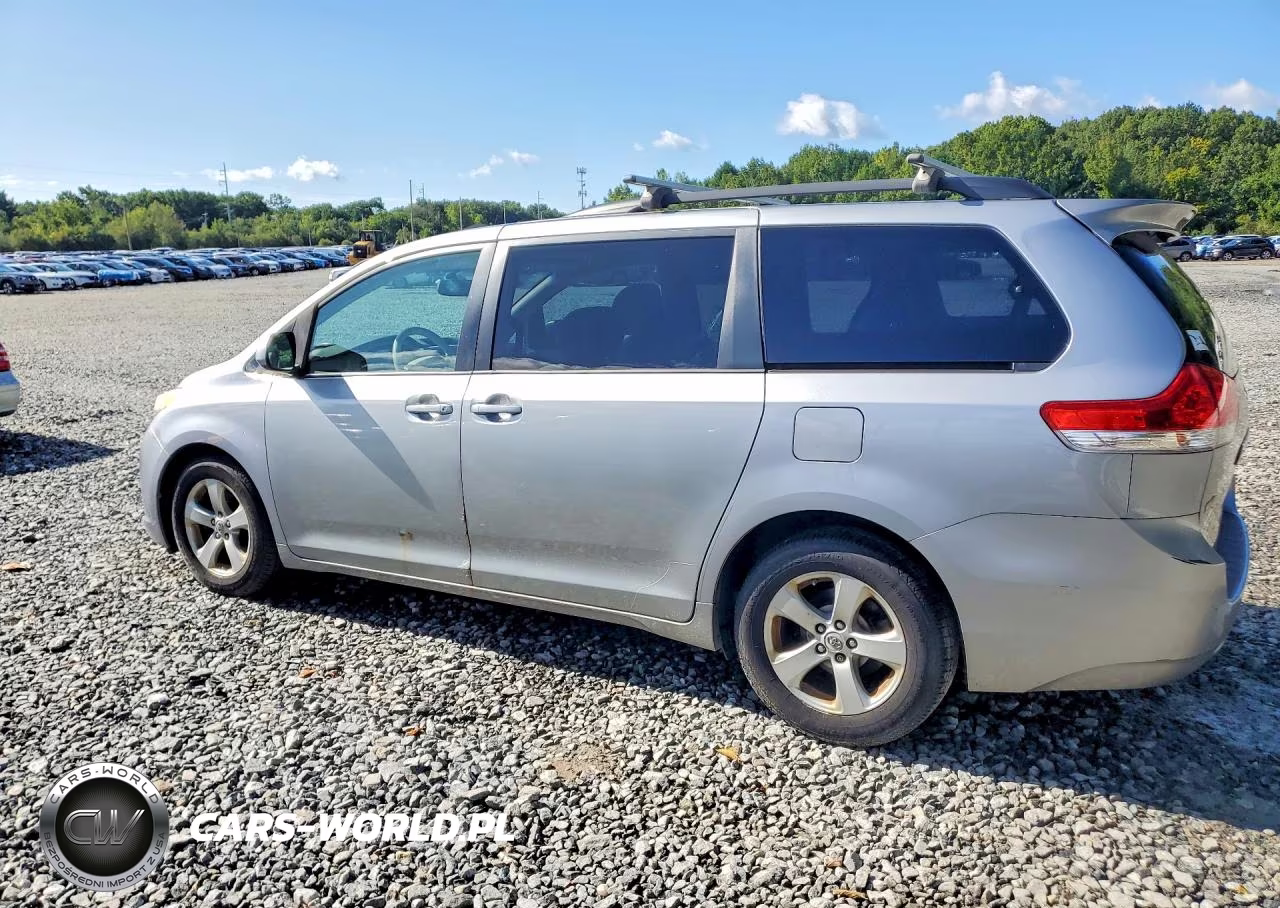 2012 Toyota Sienna Le VIN:5TDKK3DC3CS233722 - 2