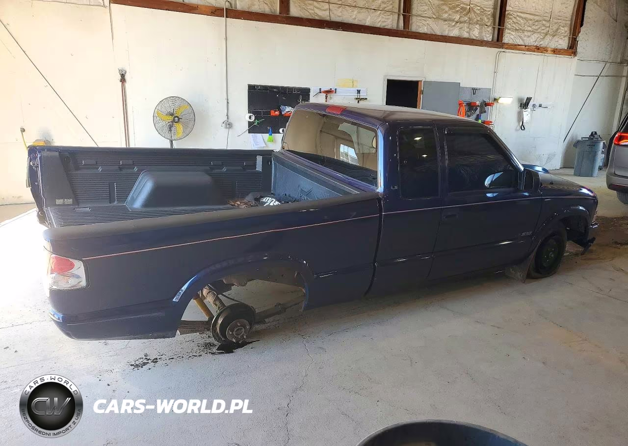 1999 Chevrolet S Truck S10 VIN:1GCCS1945X8203318 - 3