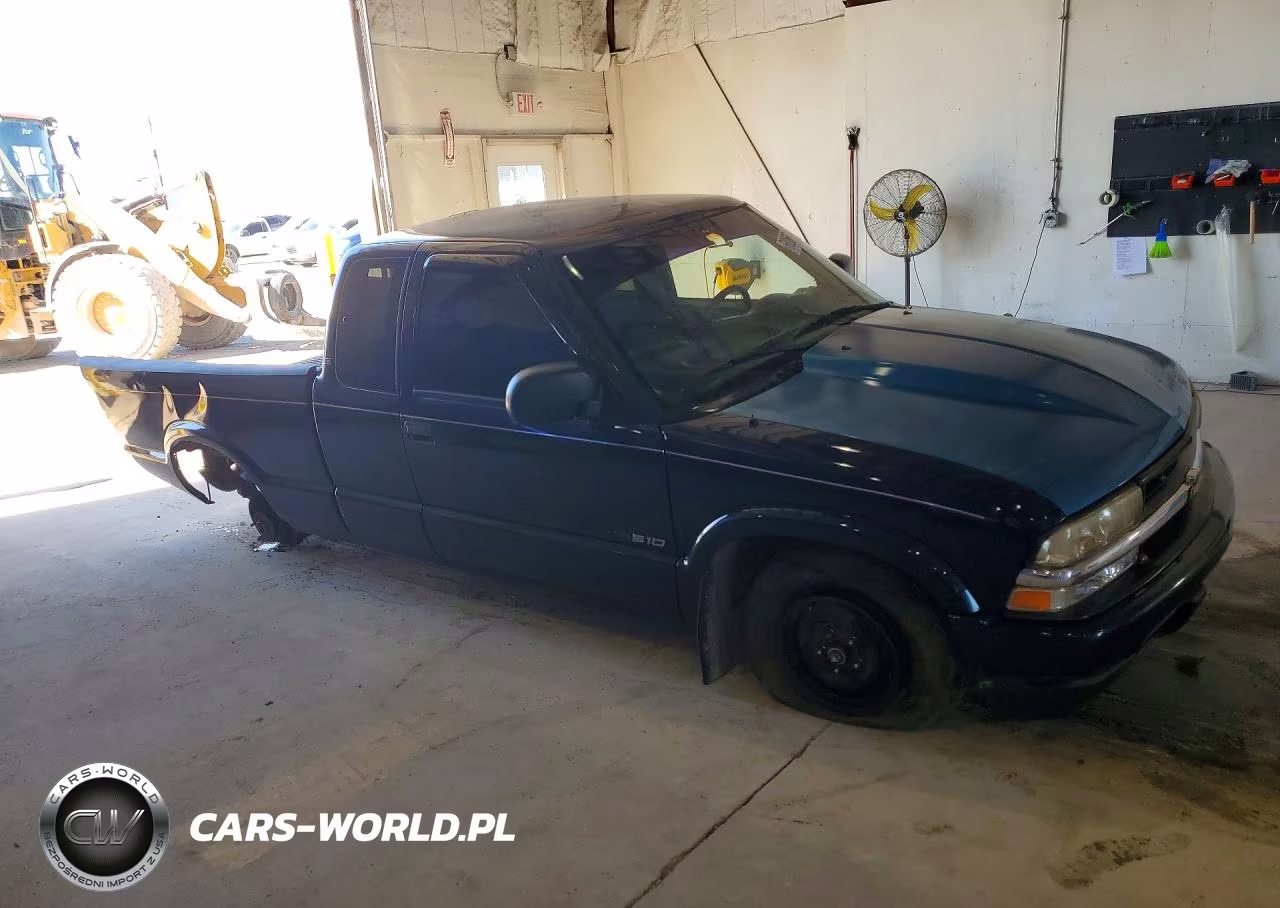 1999 Chevrolet S Truck S10 VIN:1GCCS1945X8203318 - 4