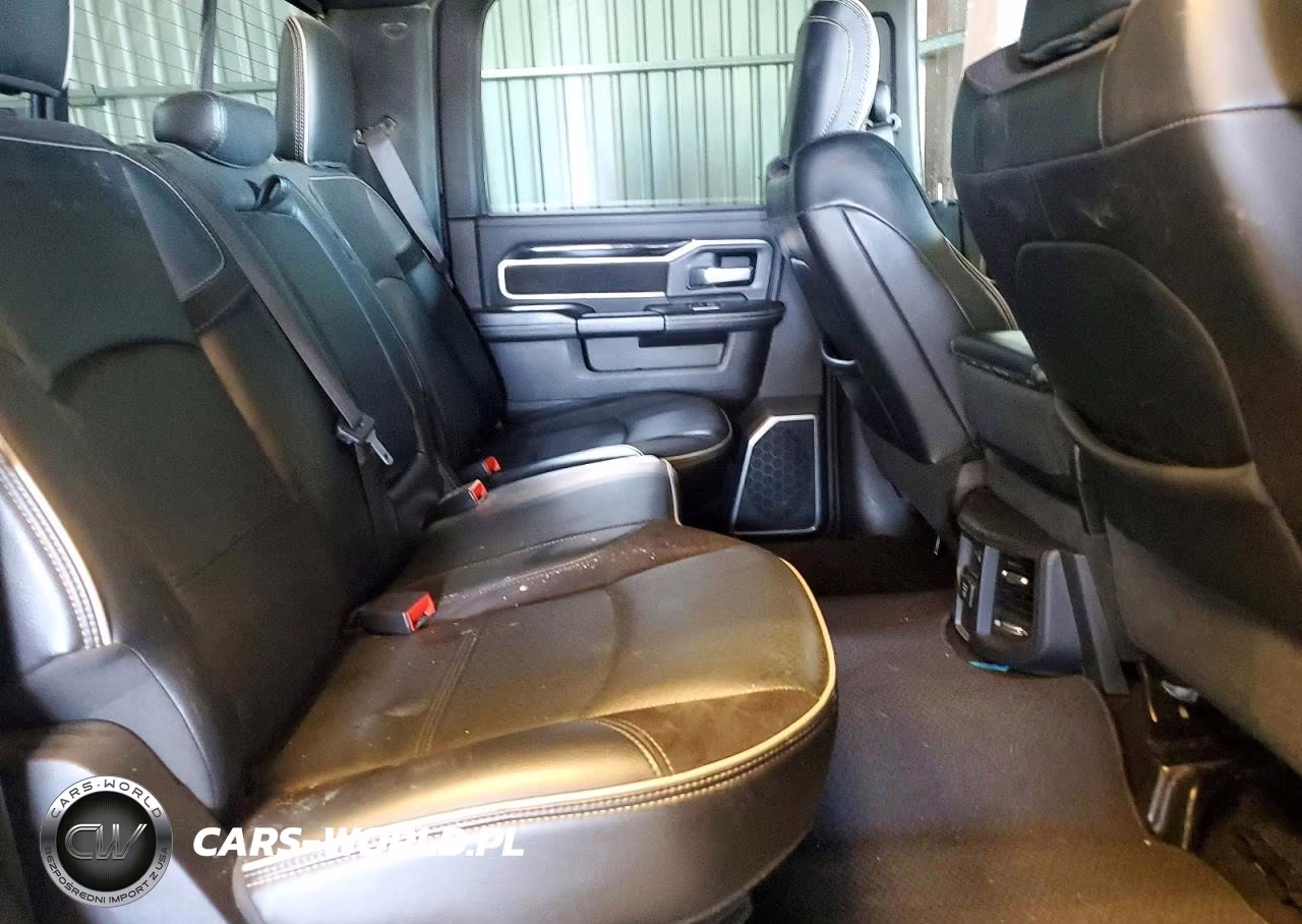 2021 Ram 2500 Laramie VIN:3C6UR5FL1MG555814 - 10