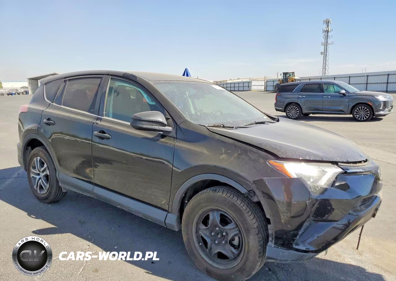 2018 Toyota Rav4 Le VIN:2T3ZFREV3JW491028 - 4
