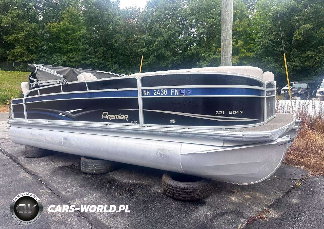 2012 Boat Pontoon