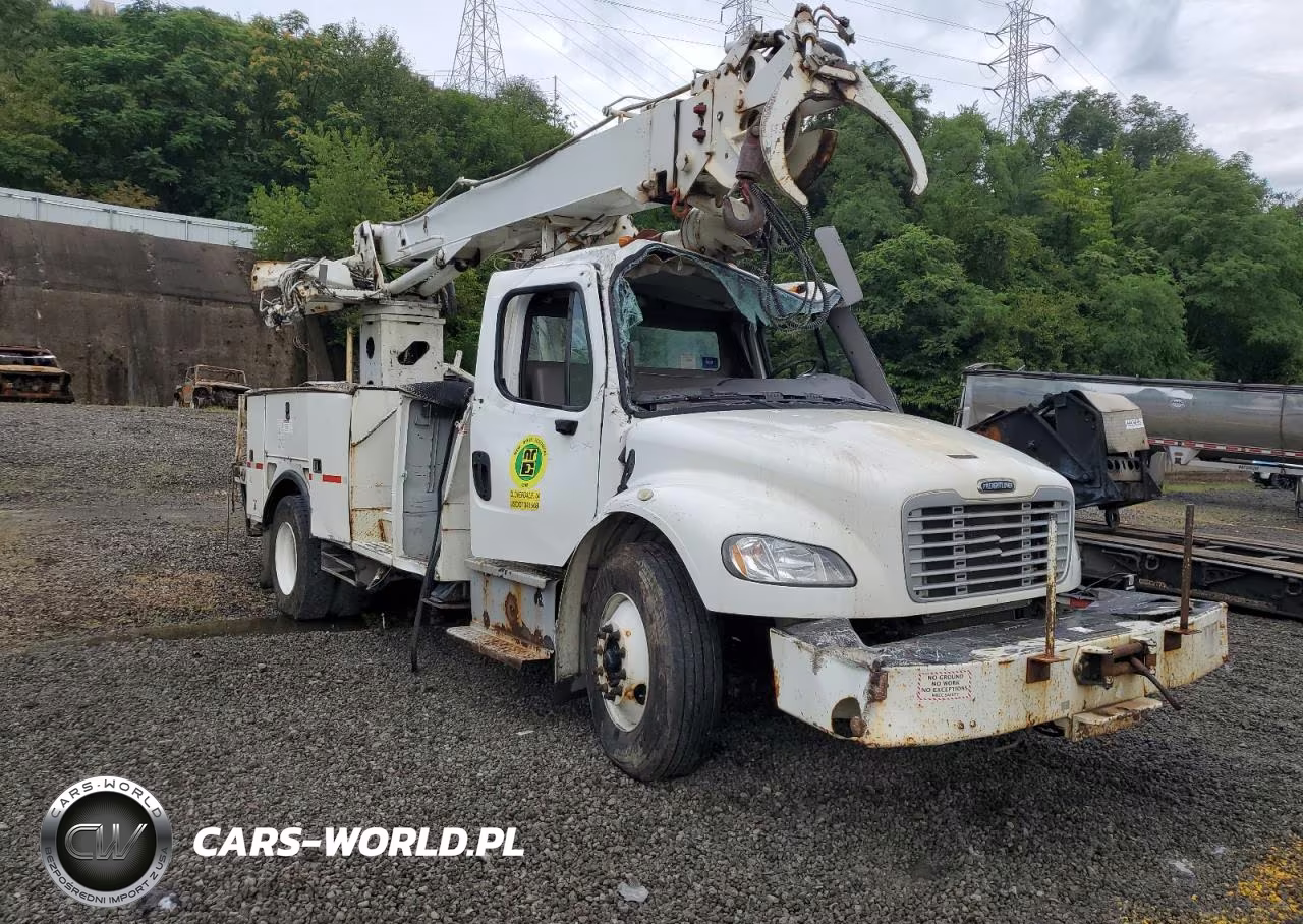 2017 Freightliner Business Class M2 Digger Derrick Truck