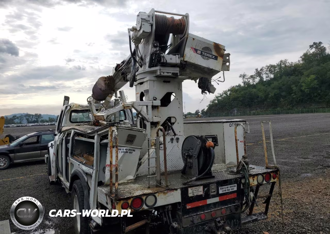 2017 Freightliner Business Class M2 Digger Derrick Truck VIN:1FVACXDT9HHJD1479 - 3