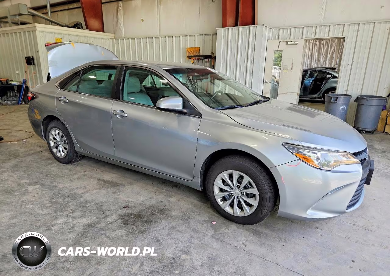 2017 Toyota Camry Le VIN:4T1BF1FK7HU780326 - 4