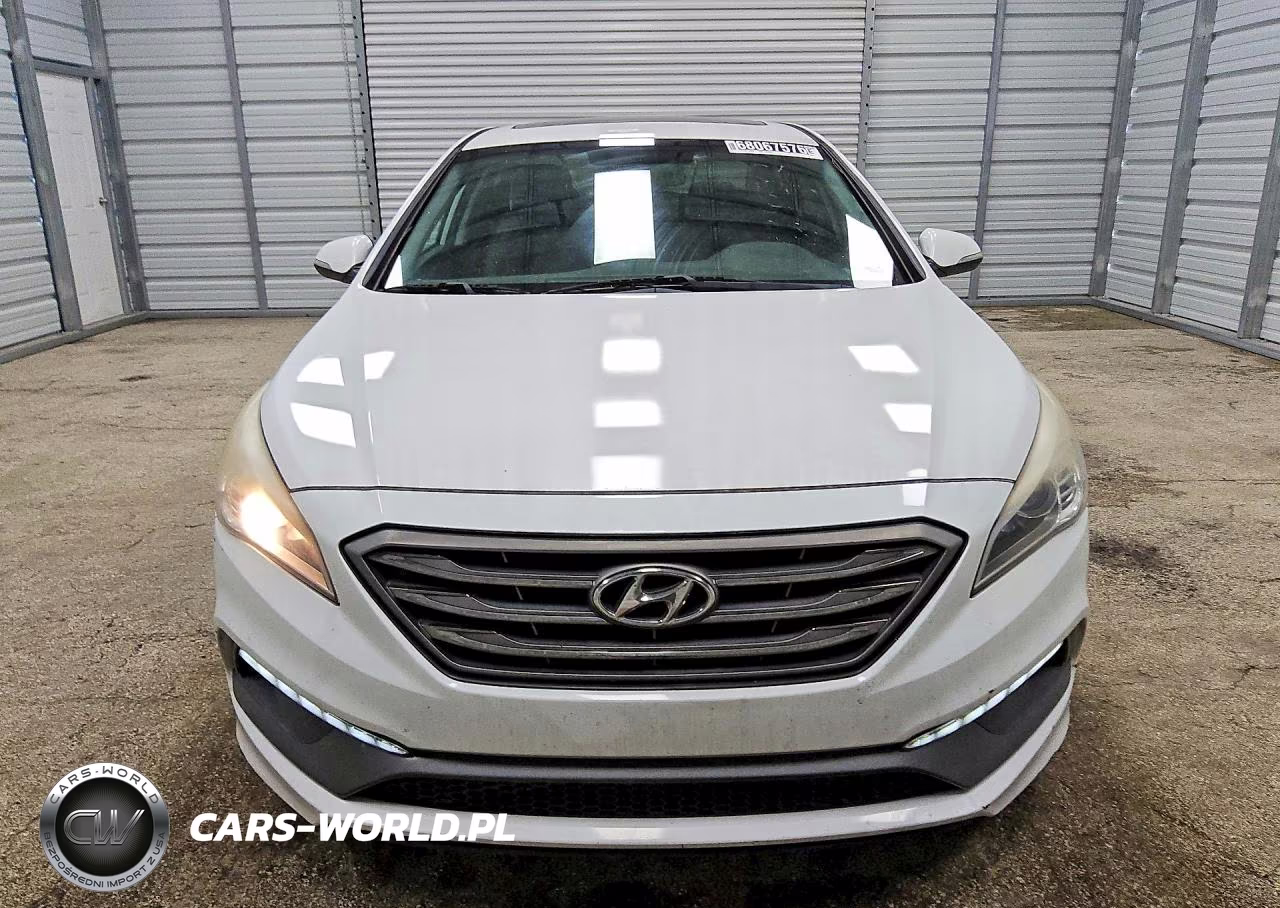 2016 Hyundai Sonata Sport VIN:5NPE34AF9GH399592 - 5