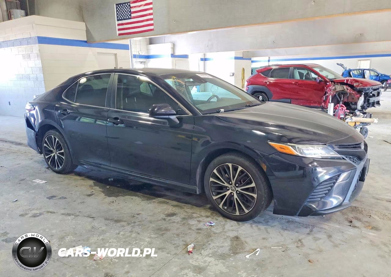 2018 Toyota Camry Se VIN:JTNB11HK9J3009647 - 4