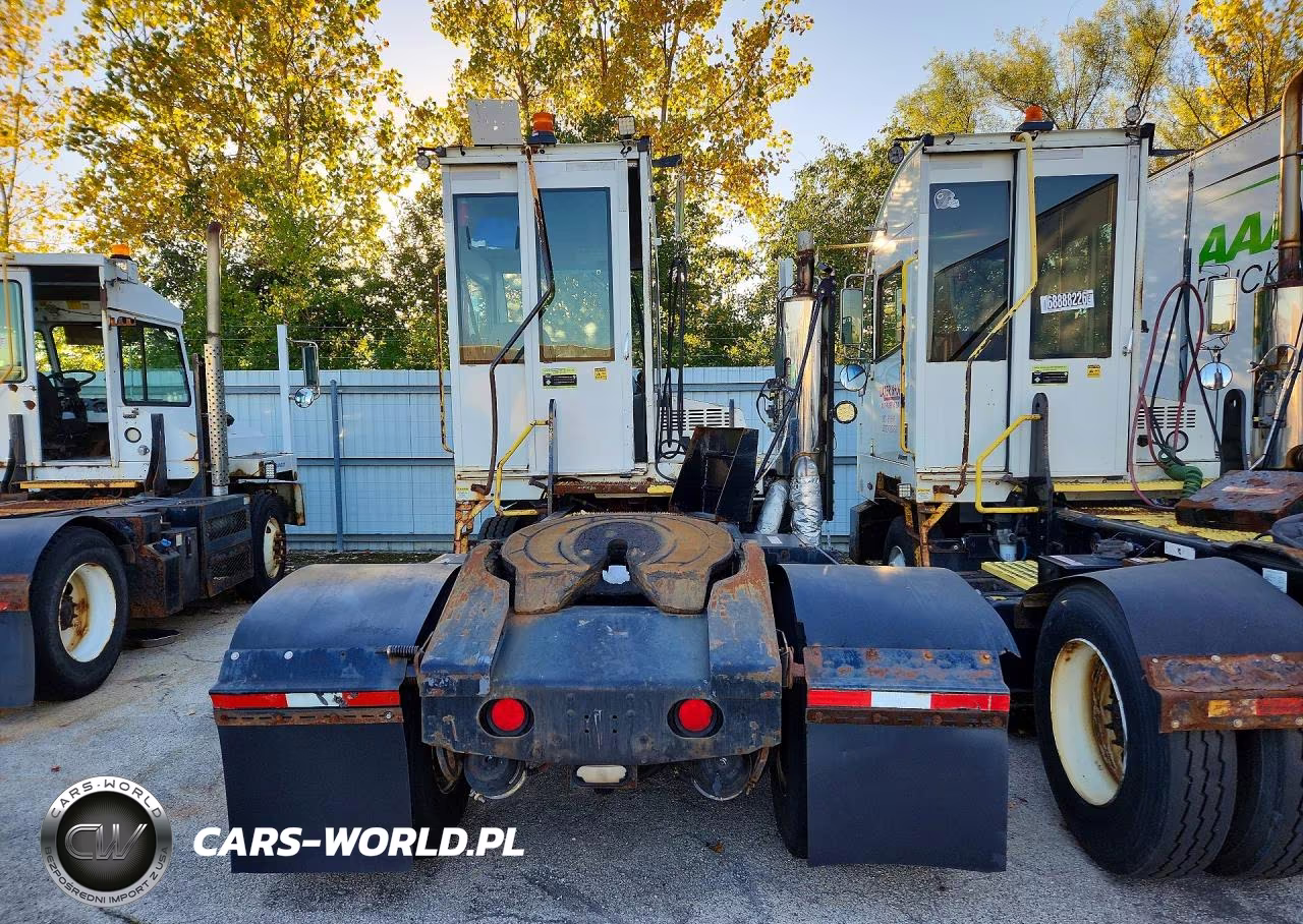 2017 Autocar Xspotter Yard Truck VIN:516H4GB20HH223306 - 6