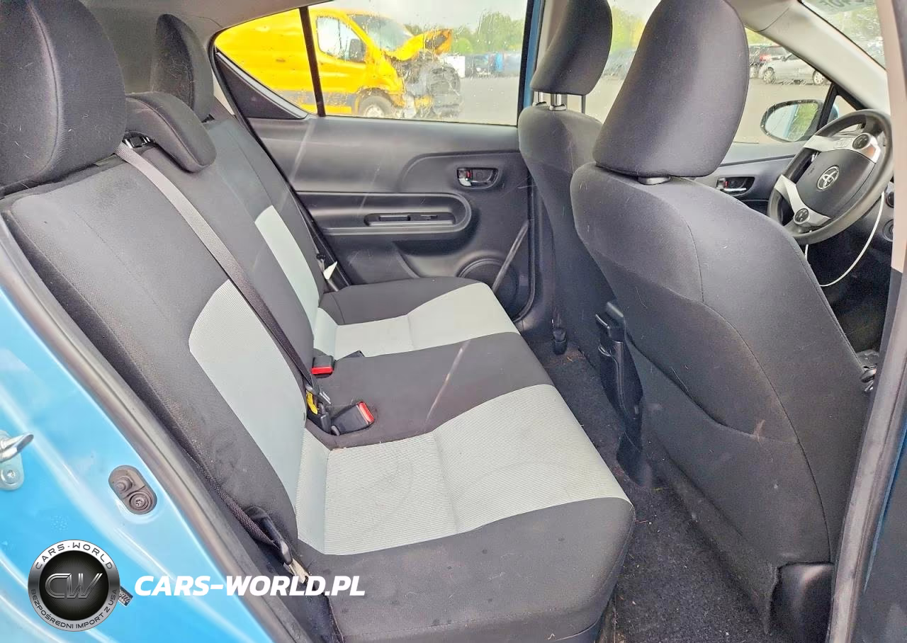2015 Toyota Prius C Two VIN:JTDKDTB37F1089722 - 10