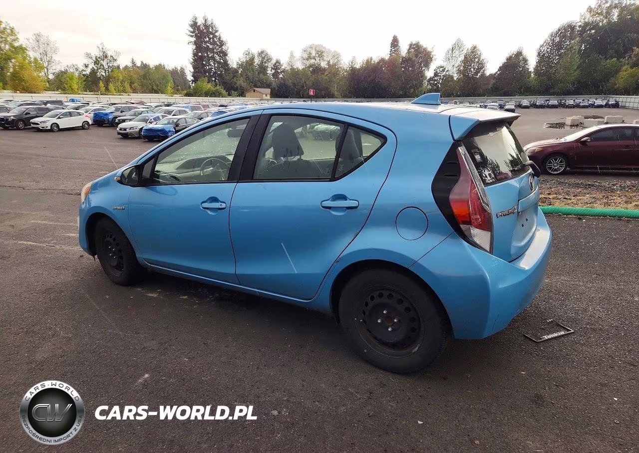 2015 Toyota Prius C Two VIN:JTDKDTB37F1089722 - 2