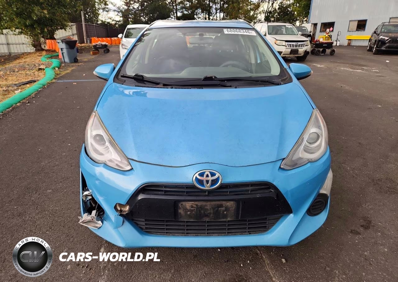 2015 Toyota Prius C Two VIN:JTDKDTB37F1089722 - 5