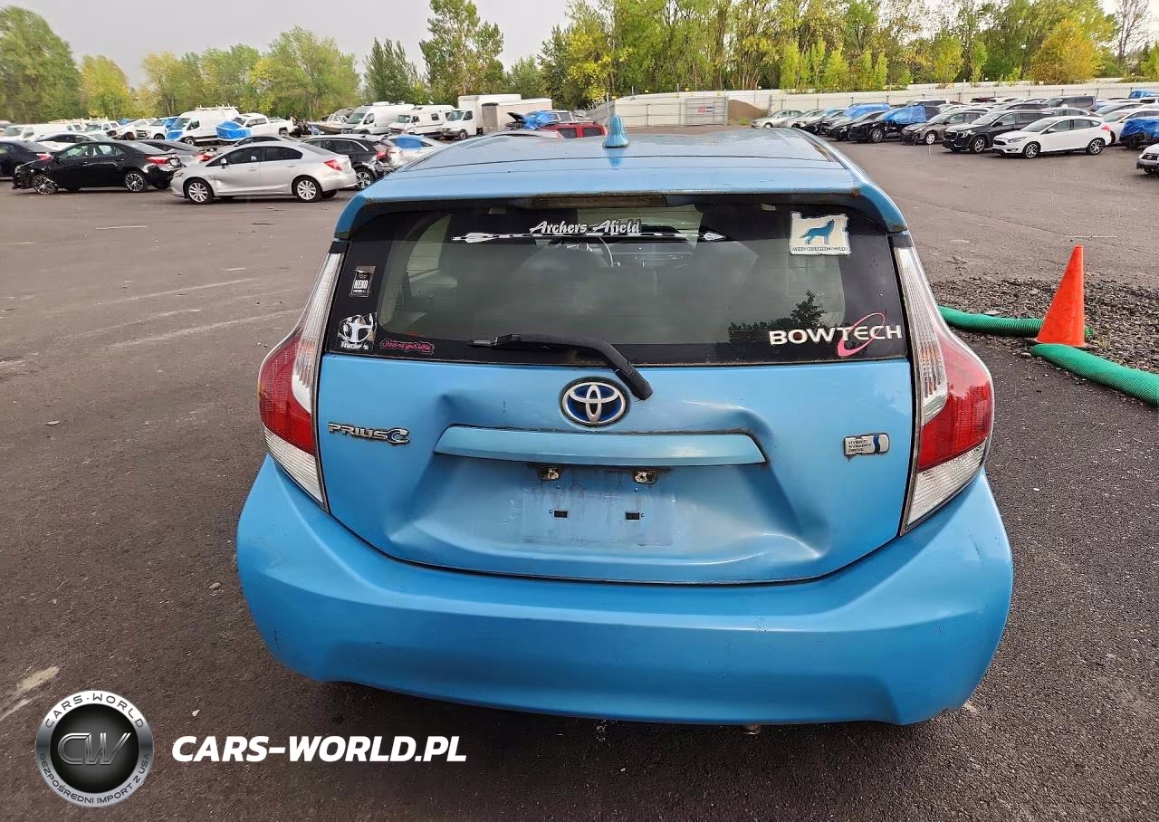 2015 Toyota Prius C Two VIN:JTDKDTB37F1089722 - 6
