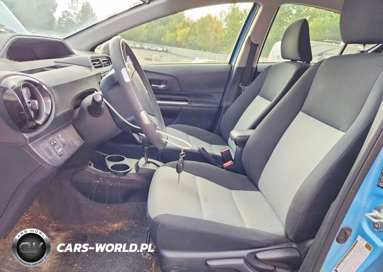 2015 Toyota Prius C Two VIN:JTDKDTB37F1089722 - 7