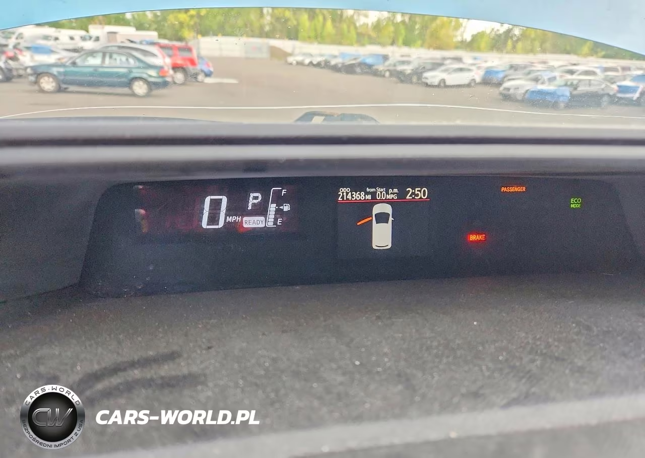2015 Toyota Prius C Two VIN:JTDKDTB37F1089722 - 9
