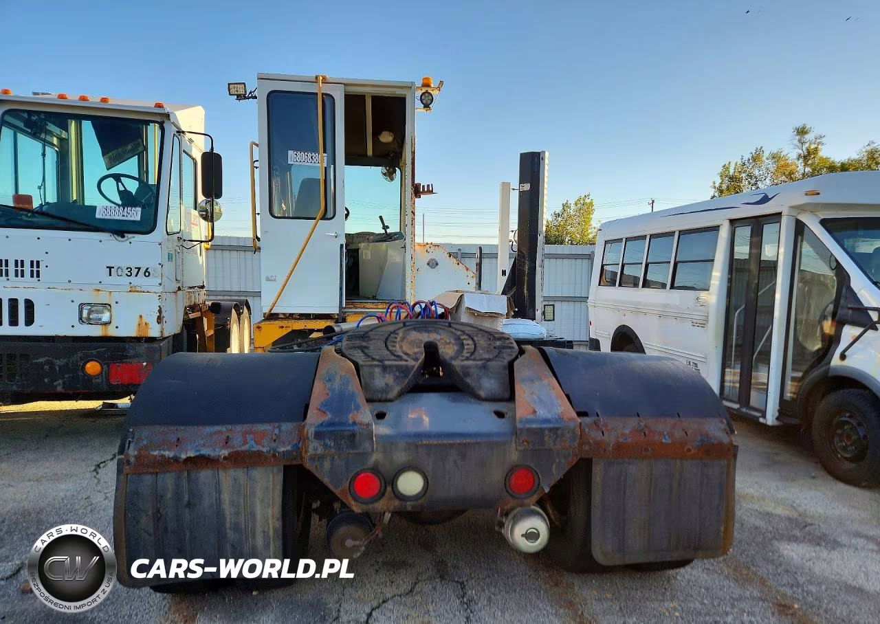 2013 Kalmar Ottawa Yard Truck VIN:11VF813E2DA000250 - 6