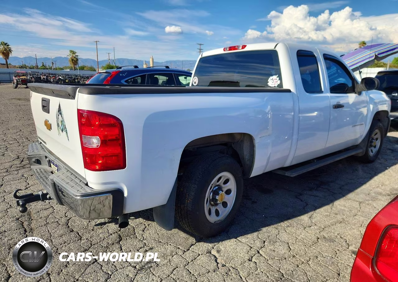 2013 Chevrolet Silverado C1500 VIN:1GCRCPEX6DZ126152 - 3