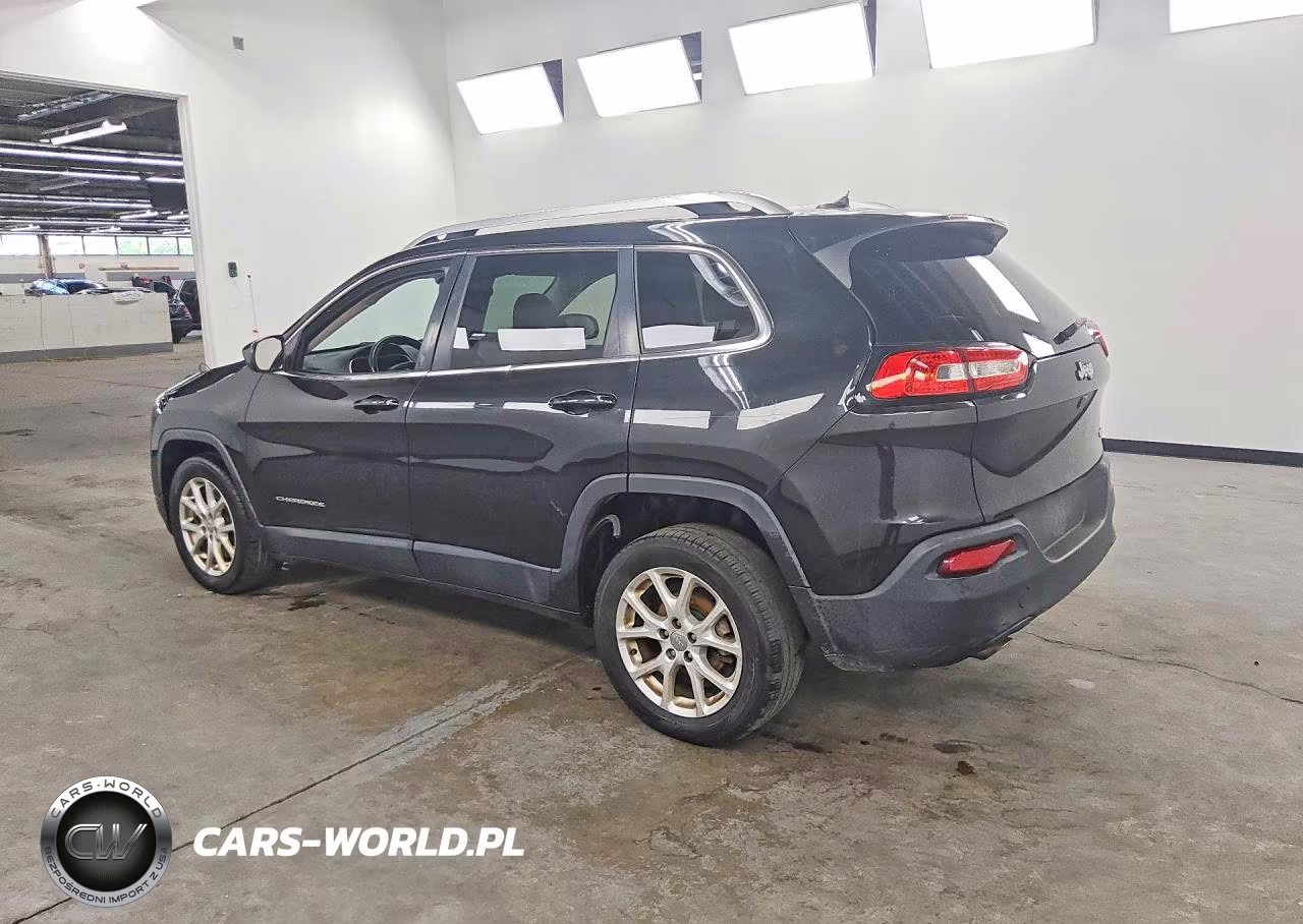 2015 Jeep Cherokee Latitude VIN:1C4PJLCBXFW573634 - 2