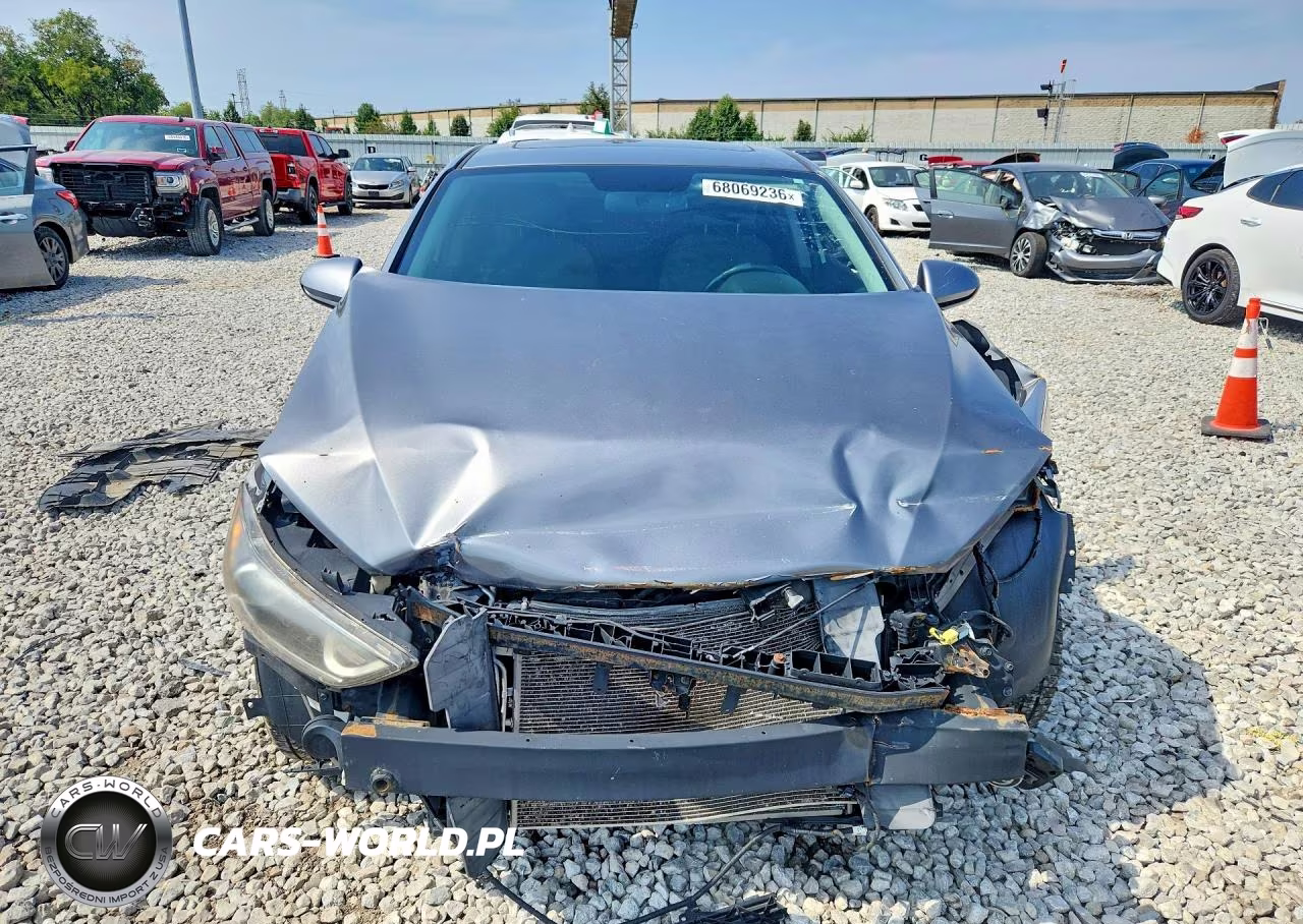 2018 Hyundai Elantra Value Edition VIN:KMHD84LF9JU555486 - 5