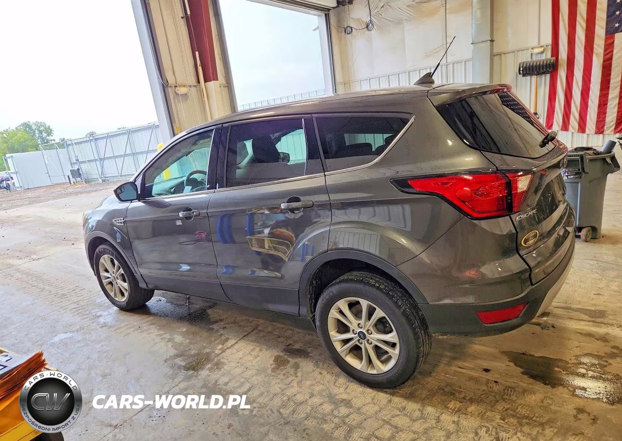 2019 Ford Escape Se VIN:1FMCU9GDXKUB50168 - 2