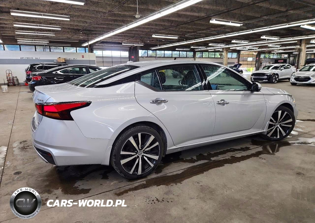 2021 Nissan Altima Platinum VIN:1N4BL4FW2MN354068 - 3