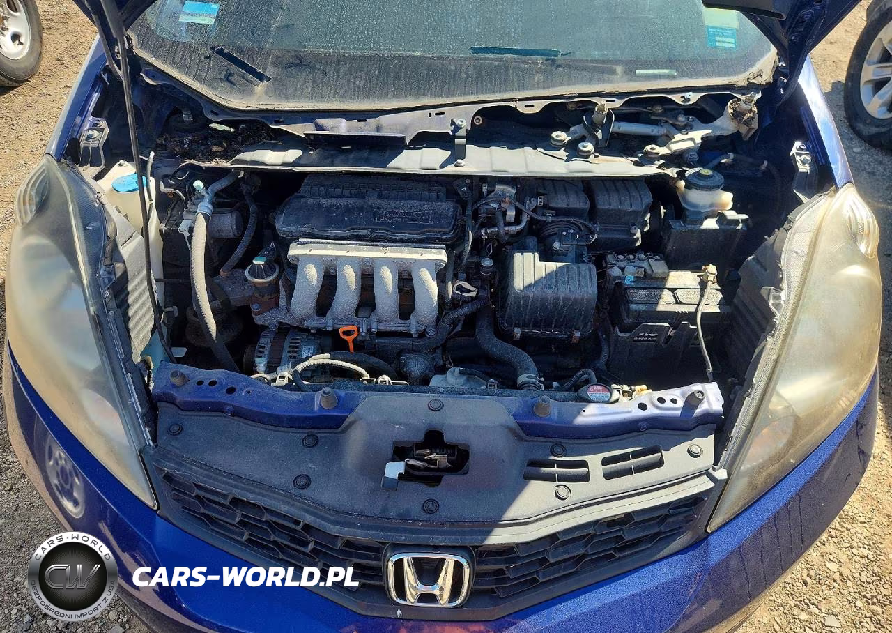 2013 Honda Fit Sport VIN:JHMGE8H50DC039074 - 11