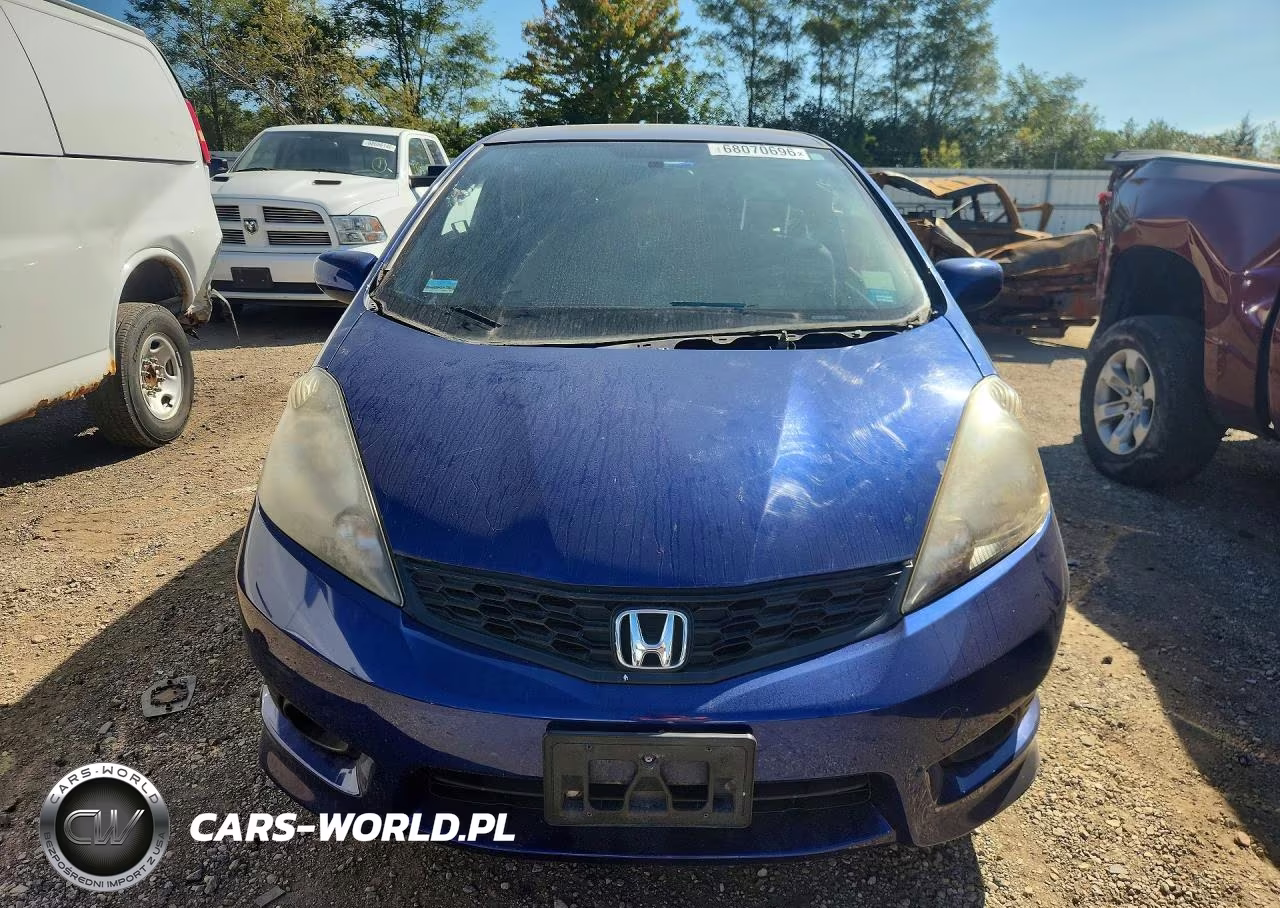 2013 Honda Fit Sport VIN:JHMGE8H50DC039074 - 5