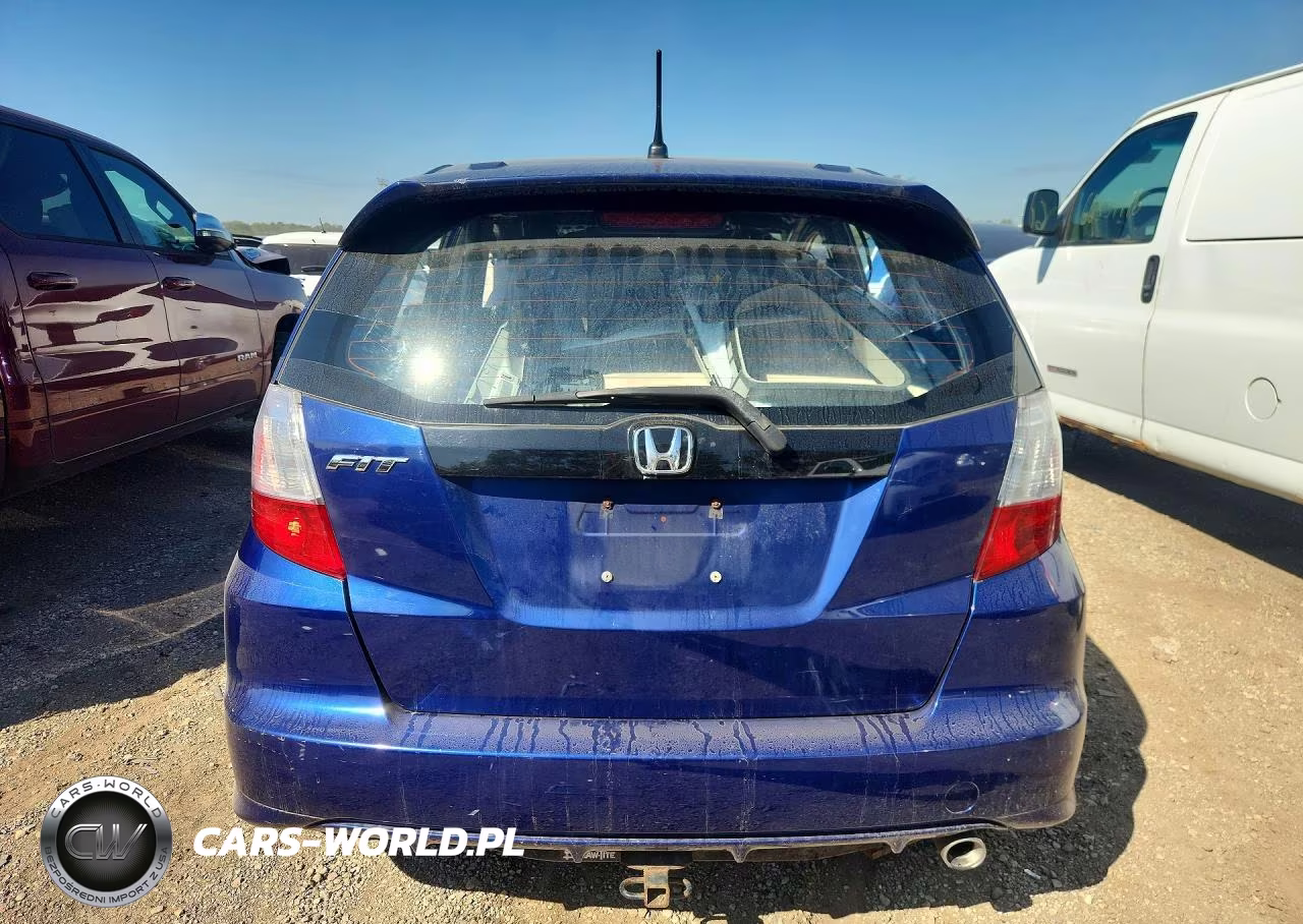2013 Honda Fit Sport VIN:JHMGE8H50DC039074 - 6