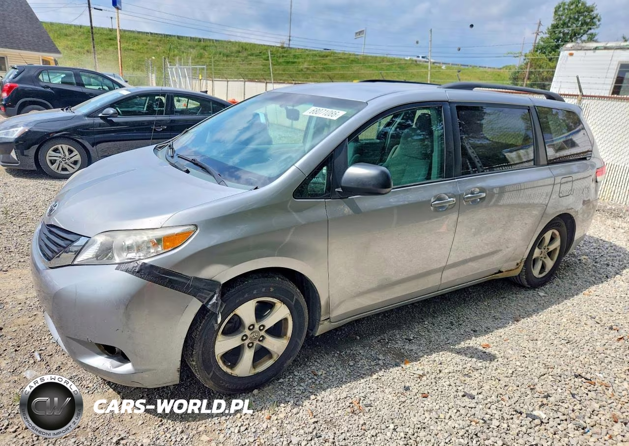 2011 Toyota Sienna Le