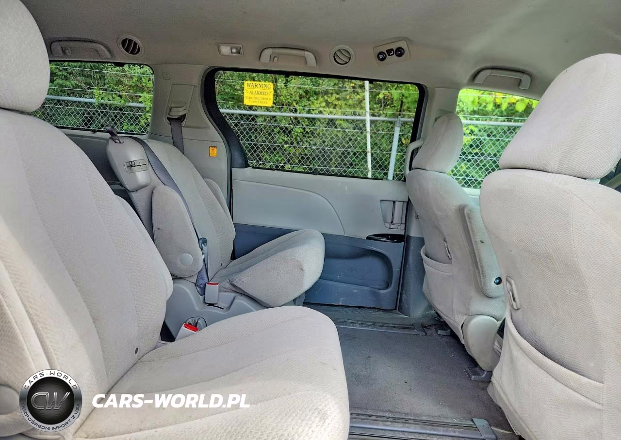 2011 Toyota Sienna Le VIN:5TDKK3DCXBS040711 - 11