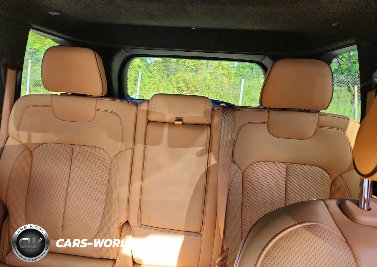 2023 Jeep Grand Cherokee Summit 4Xe VIN:1C4RJYE62P8792020 - 10