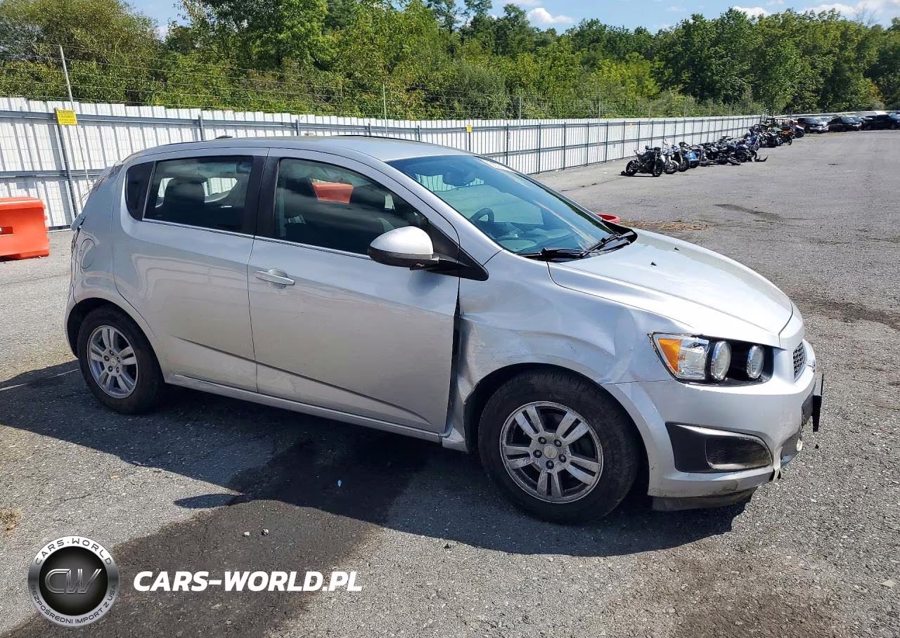 2016 Chevrolet Sonic Lt VIN:1G1JC6SG1G4157749 - 4