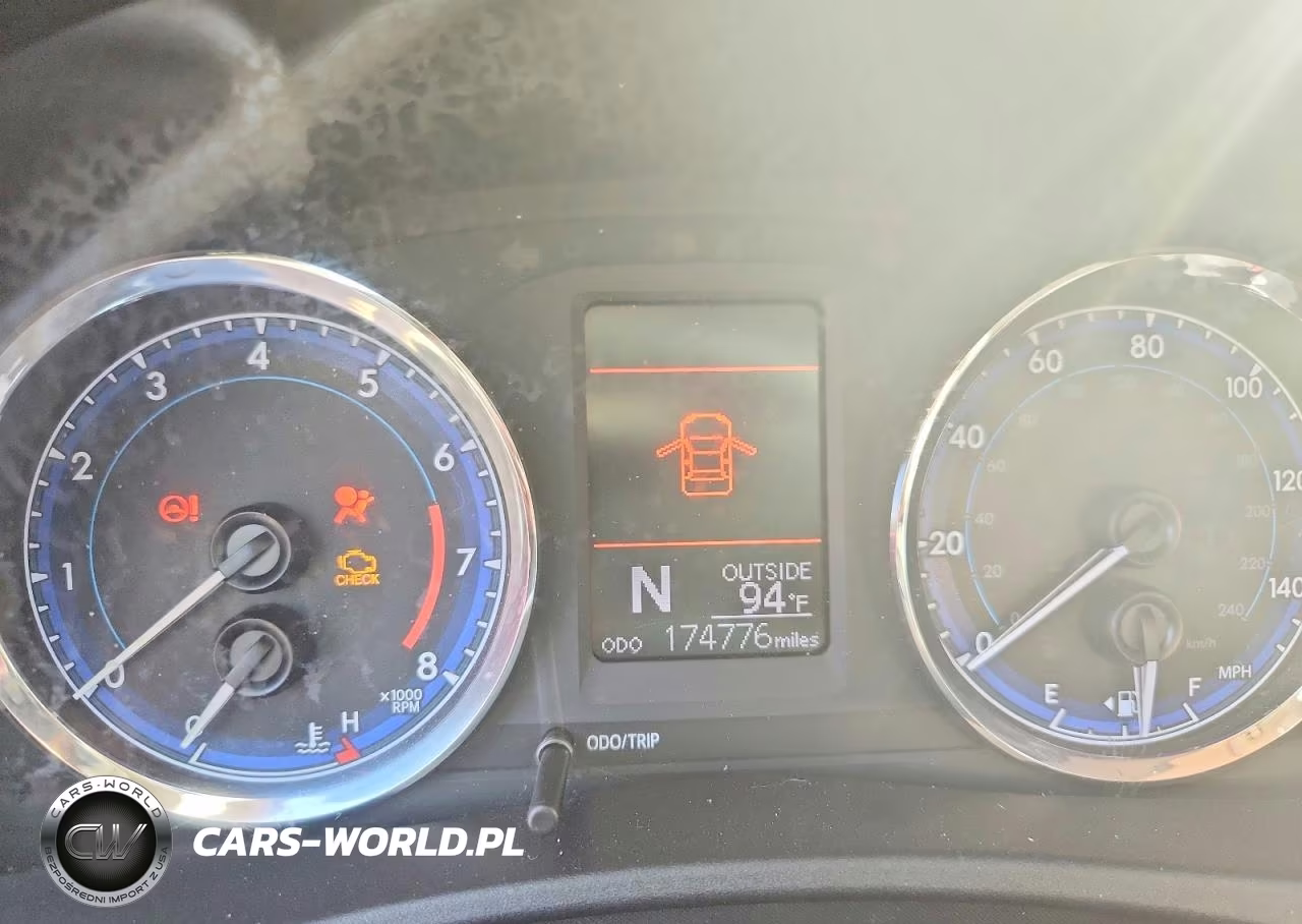 2018 Toyota Corolla Le VIN:2T1BURHE6JC034288 - 9