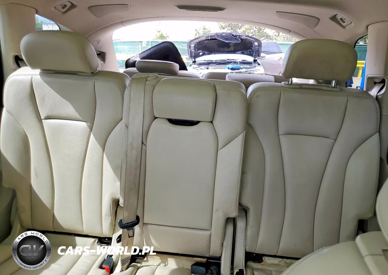 2018 Audi Q7 Premium Plus VIN:WA1LAAF78JD000210 - 10