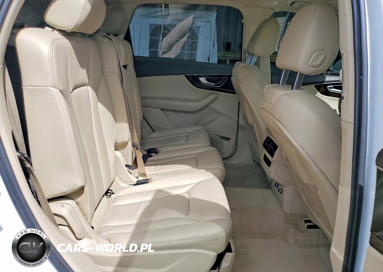 2018 Audi Q7 Premium Plus VIN:WA1LAAF78JD000210 - 11
