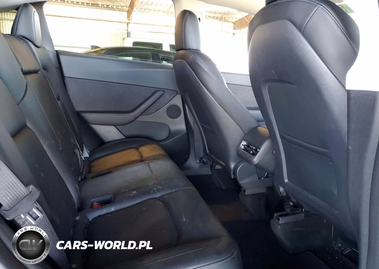 2022 Tesla Model Y VIN:7SAYGDEE5NF355770 - 10