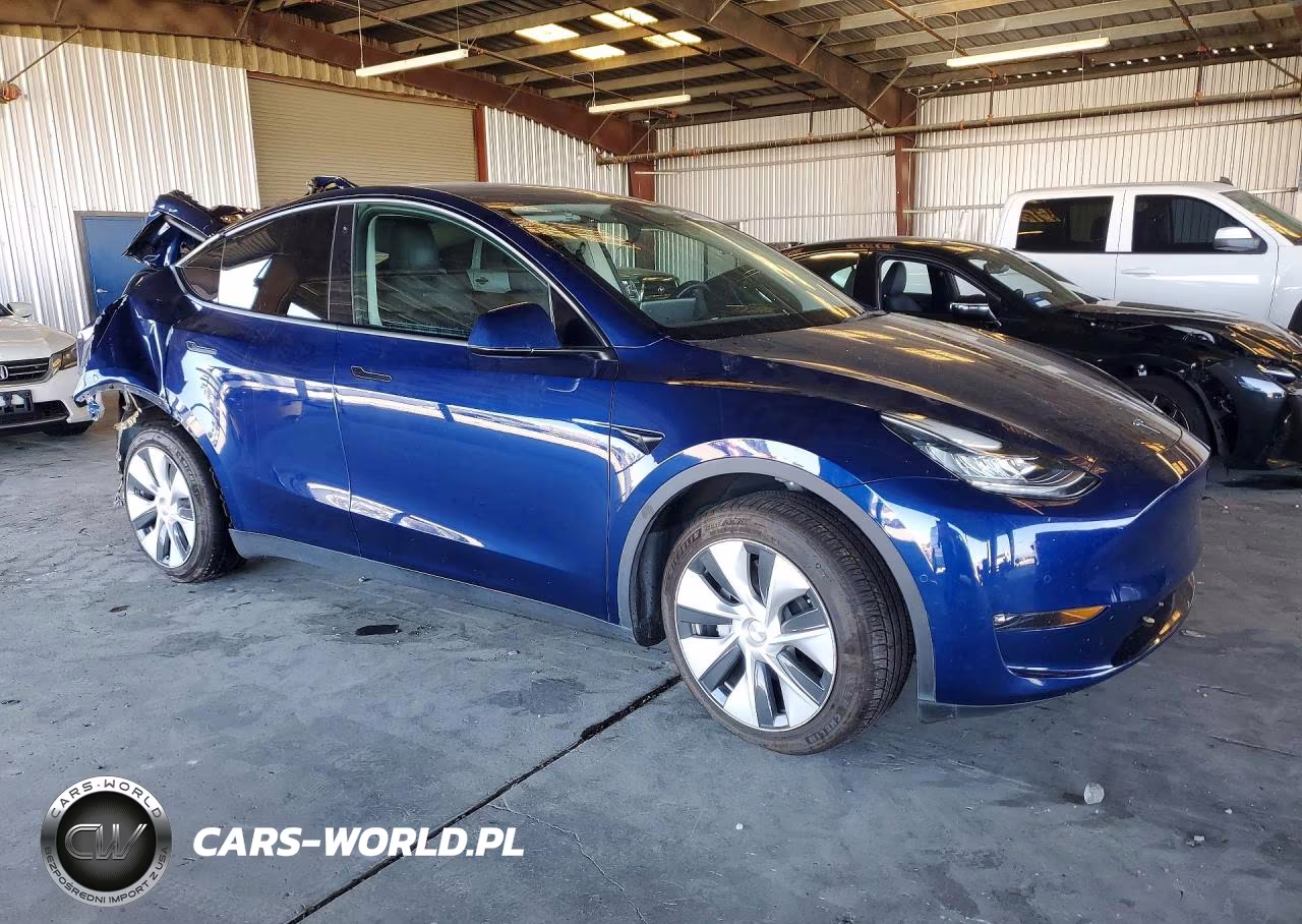 2022 Tesla Model Y VIN:7SAYGDEE5NF355770 - 4