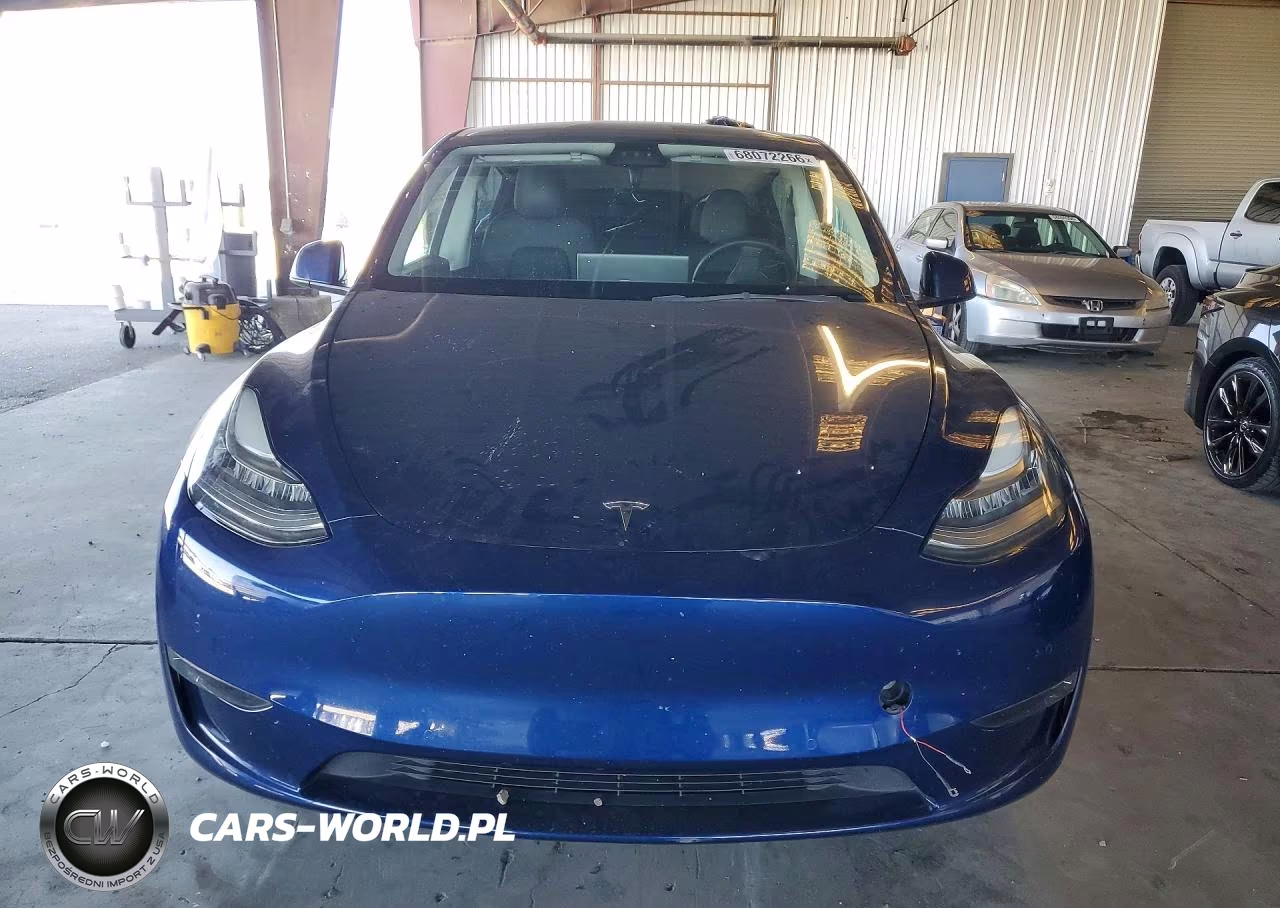 2022 Tesla Model Y VIN:7SAYGDEE5NF355770 - 5