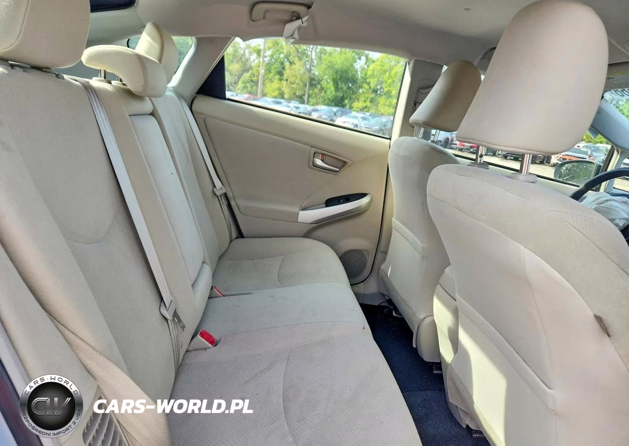 2015 Toyota Prius Three VIN:JTDKN3DU3F1906865 - 10