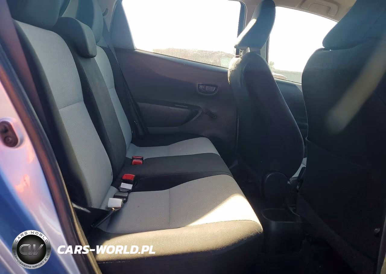 2013 Toyota Yaris 5-Door L VIN:JTDKTUD35DD548246 - 10