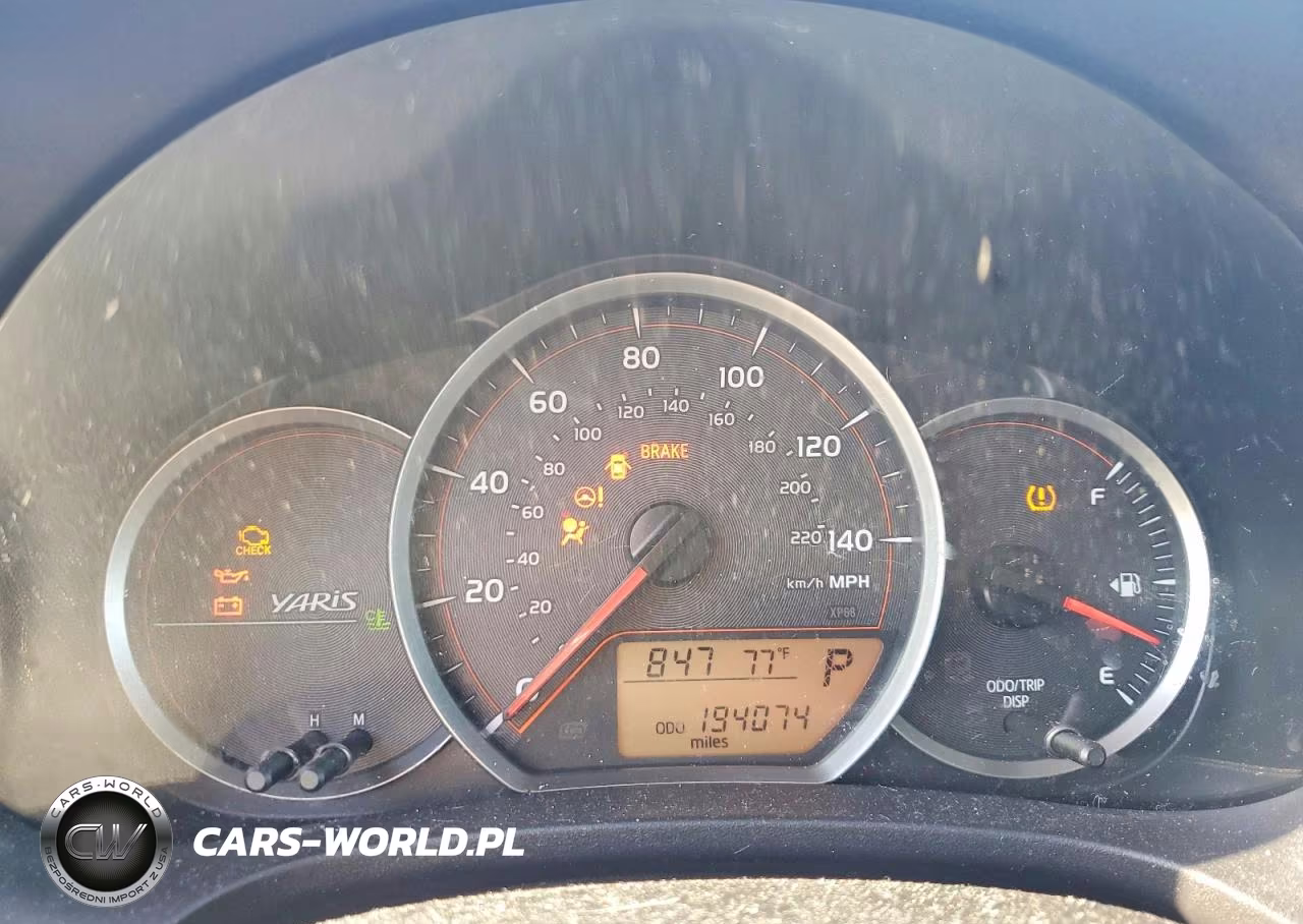 2013 Toyota Yaris 5-Door L VIN:JTDKTUD35DD548246 - 9