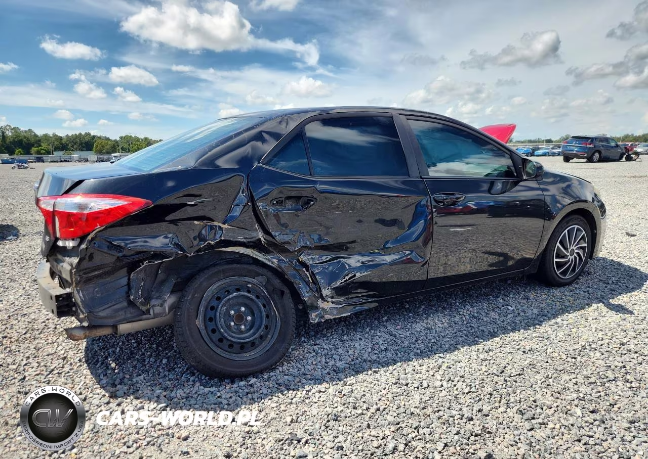 2014 Toyota Corolla Le VIN:5YFBURHE6EP130170 - 3